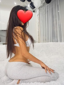 Baştan çıkaran dansöz kadın Fatmanur