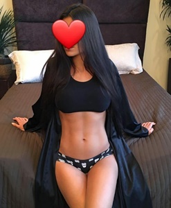 Baştan çıkaran dansöz kadın Fatmanur