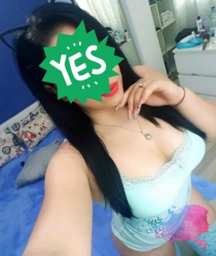Çekici oral yapan kadın Olcay