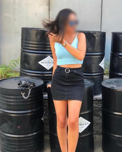 Çılgın fetişe açık escort Hazer