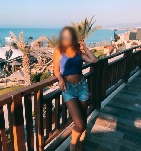 Çılgın fetişe açık escort Hazer