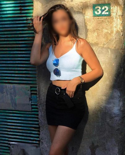 Çılgın fetişe açık escort Hazer