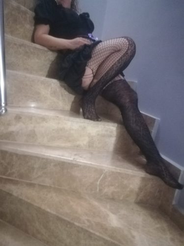 Gösterişli genç kız Buket