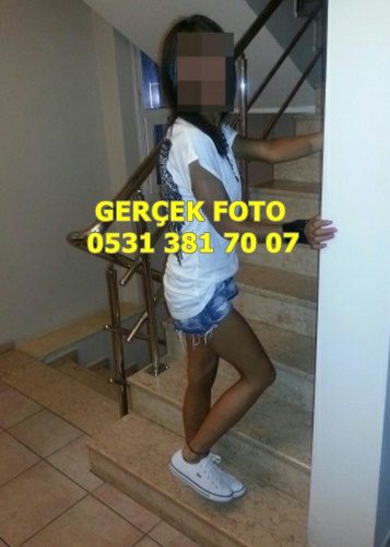Seçkin buğday tenli kadın Nuran